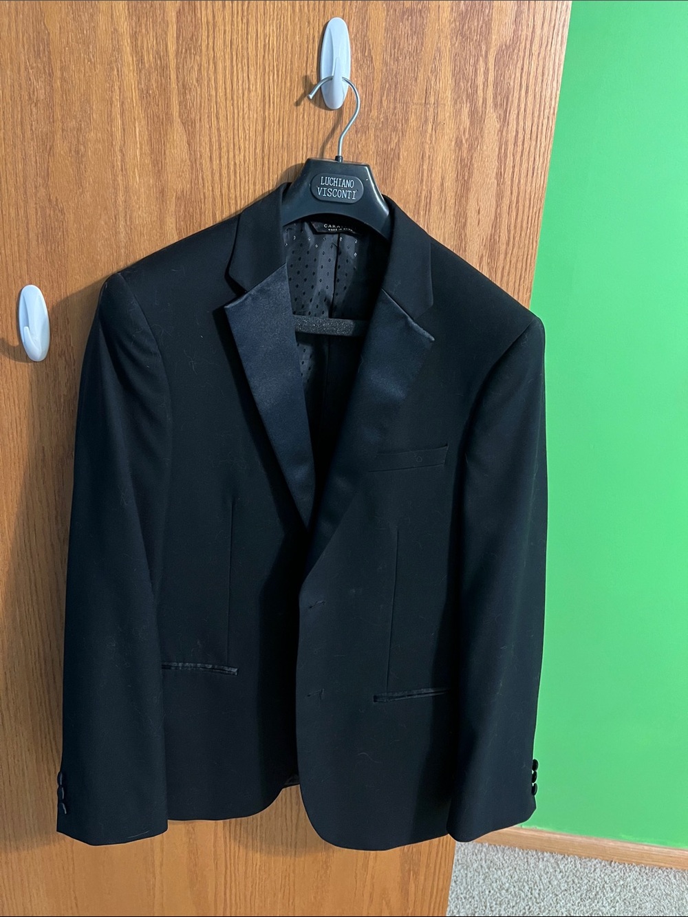 Caravelli Men’s Tuxedo Jacket Black